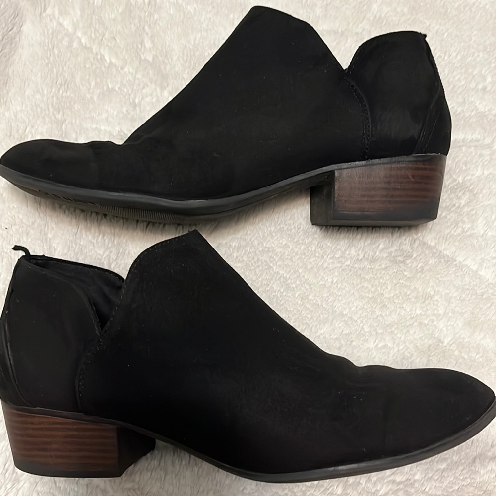 Women’s black ankle booties